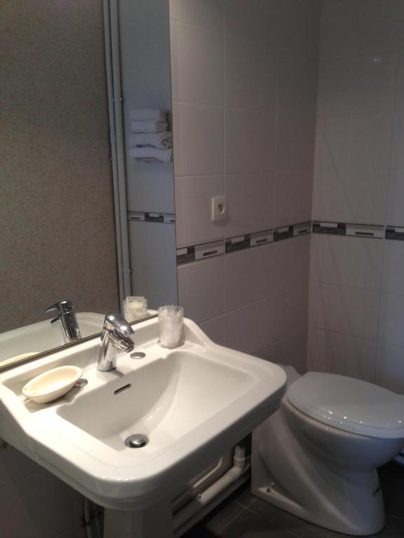 Hotel La Tour D'Auvergne Pont-lʼAbbé Pokoj fotografie